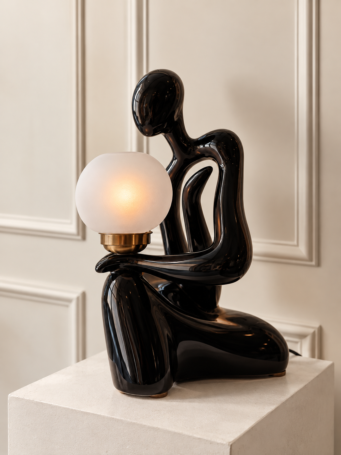French Art Deco Sculpture Lamp